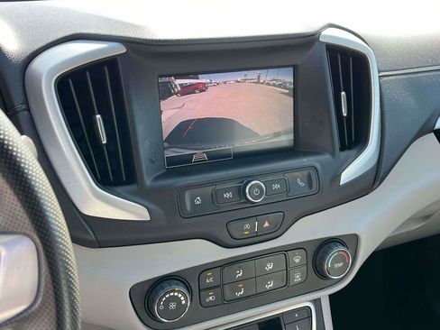 Used 2024 GMC Terrain SLE FWD image 21