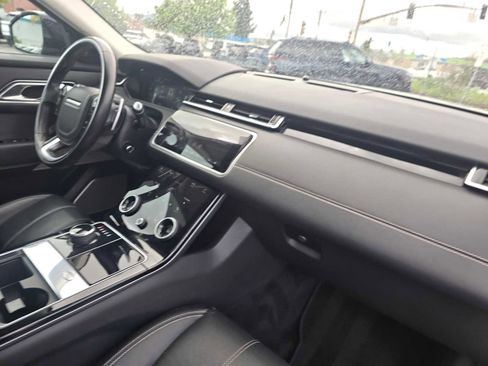 Used 2018 Land Rover Range Rover Velar R-Dynamic SE image 12