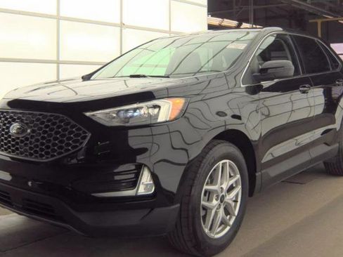 Used 2023 Ford Edge SEL w/ Convenience Package image 5