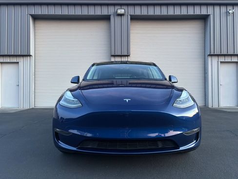 Used 2023 Tesla Model Y Long Range image 6