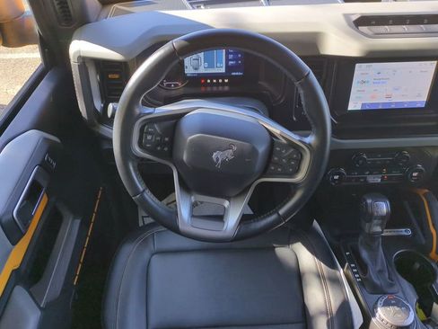 Used 2021 Ford Bronco Badlands image 16