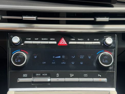 Used 2024 Hyundai Santa Fe SEL FWD image 27