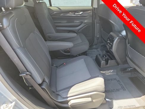 Used 2023 Jeep Grand Cherokee L Laredo RWD image 21