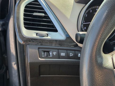 Used 2018 Hyundai Santa Fe Sport FWD image 15