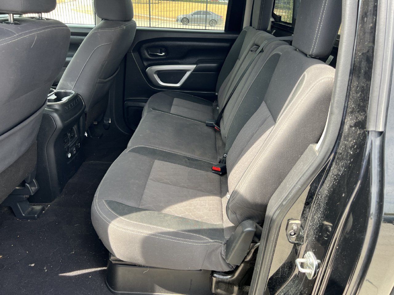 Used 2024 Nissan Titan SV w/ SV Convenience Package RWD image 8