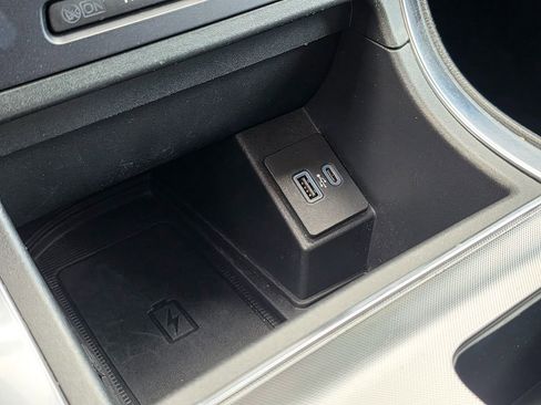 Used 2022 Ford Edge Titanium image 37