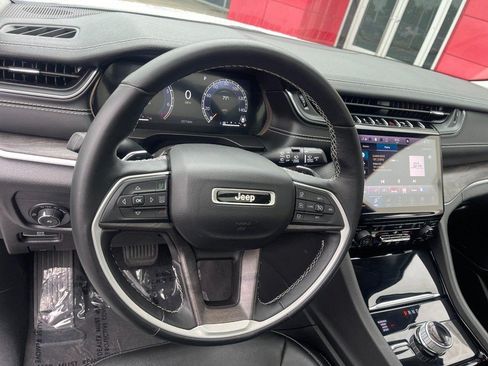 Used 2022 Jeep Grand Cherokee L Limited AWD/4WD image 28