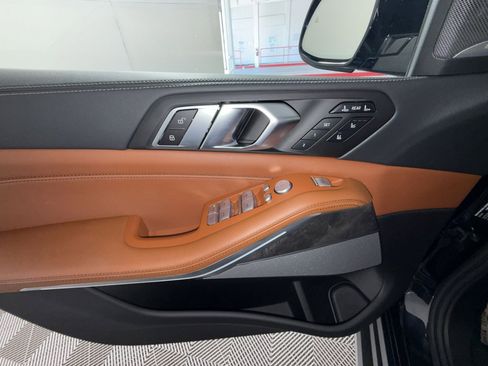 Used 2024 BMW X7 xDrive40i w/ Executive Package image 15