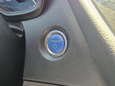 Used 2020 Toyota Corolla LE FWD image 31