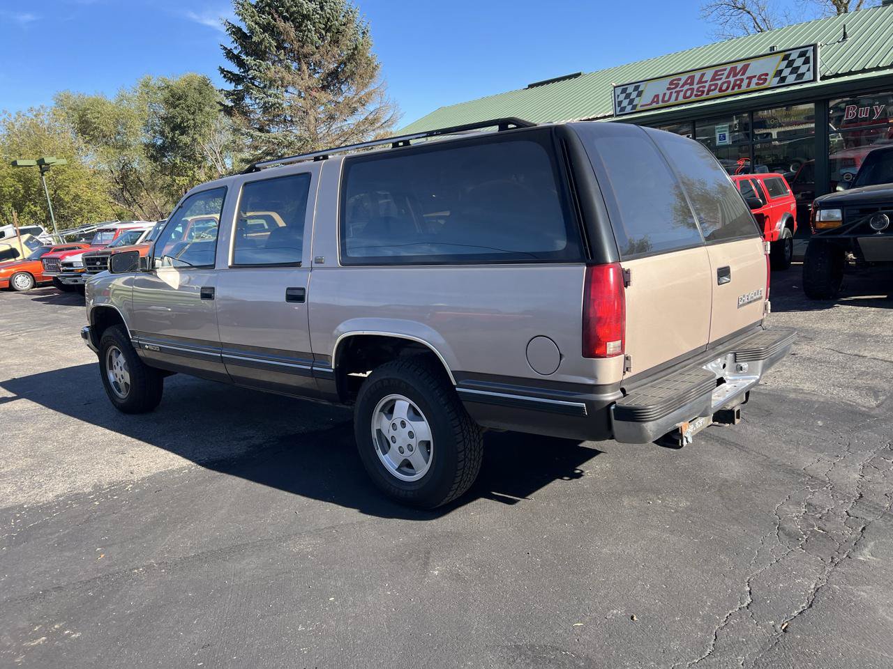 Used 1992 Chevrolet Suburban 4WD image 6