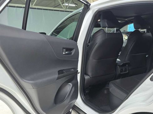 Used 2024 Toyota Venza Limited image 15