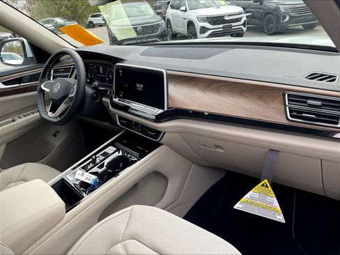 New 2026 Volkswagen Atlas SE image 10