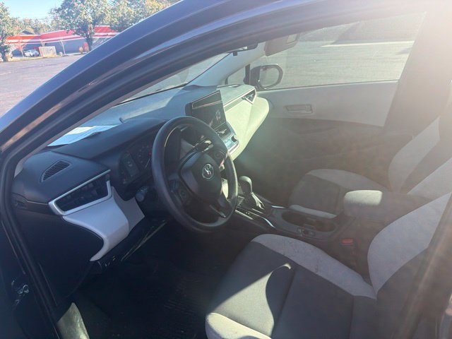 Used 2025 Toyota Corolla LE FWD image 13