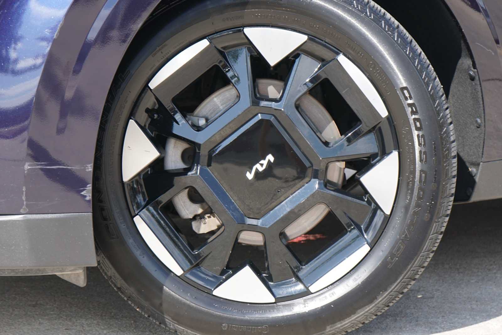 Certified 2025 Kia Carnival EX FWD image 2