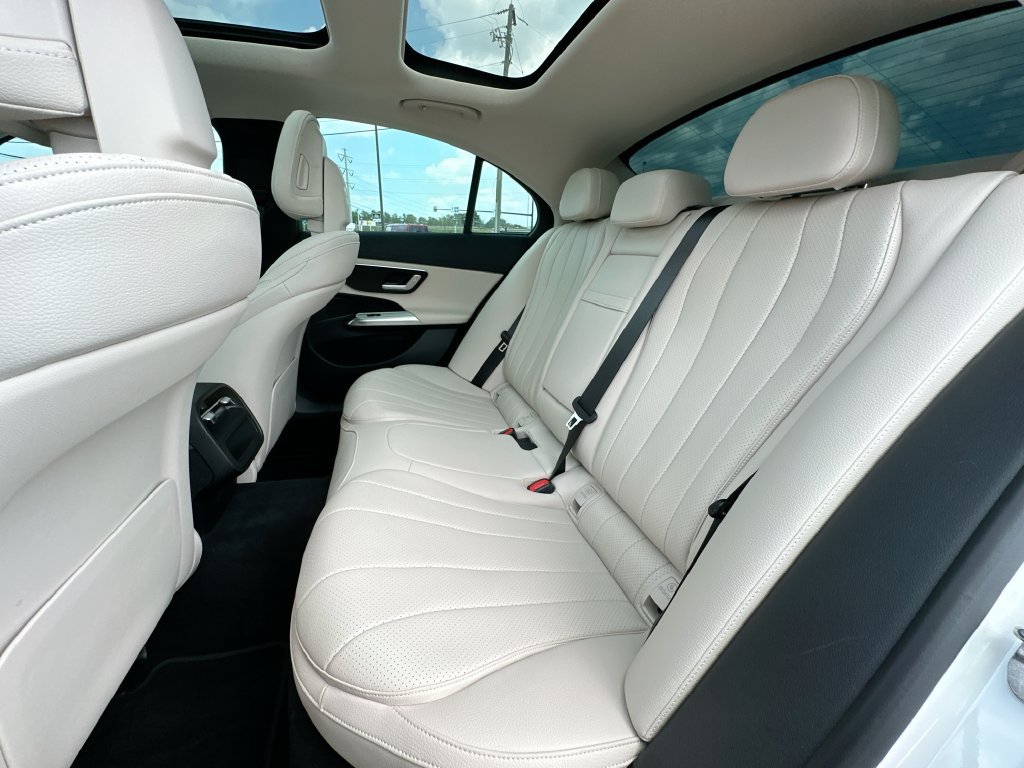 Used 2025 Mercedes-Benz E 350 Sedan image 4