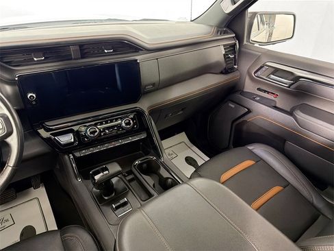 Used 2023 GMC Sierra 1500 AT4 w/ Technology Package image 21
