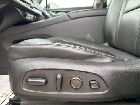Used 2021 Buick Enclave Avenir w/ Avenir Technology Package FWD image 25