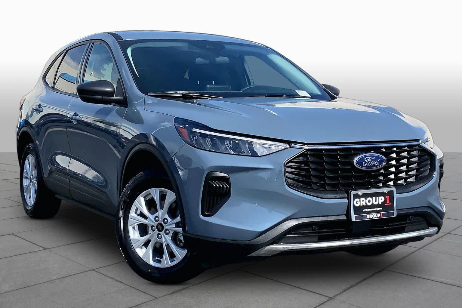 Used 2025 Ford Escape Active AWD/4WD image 2