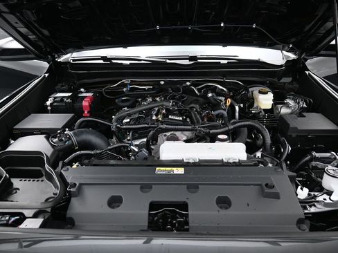 Certified 2025 Toyota Tacoma SR5 image 36