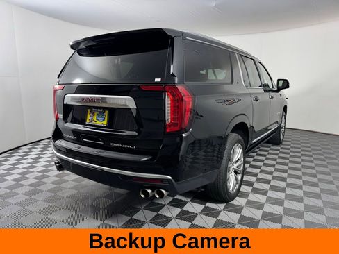 Used 2022 GMC Yukon XL Denali w/ Denali Premium Package image 8