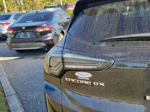 Used 2025 Buick Encore GX Avenir w/ Avenir Technology Package image 22