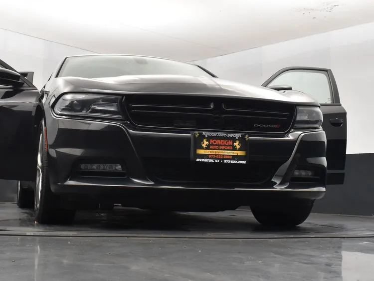 Used 2020 Dodge Charger SXT AWD/4WD image 11