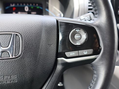 Used 2018 Honda Odyssey EX-L image 17