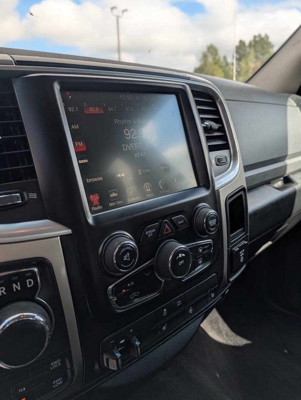 Used 2016 RAM 1500 Classic SLT w/ Luxury Group AWD/4WD image 25