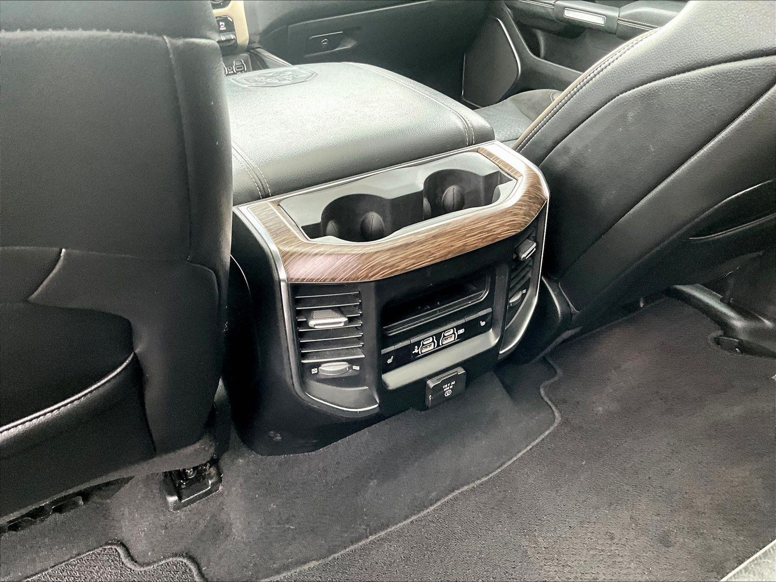 Used 2019 RAM 1500 Laramie AWD/4WD image 16