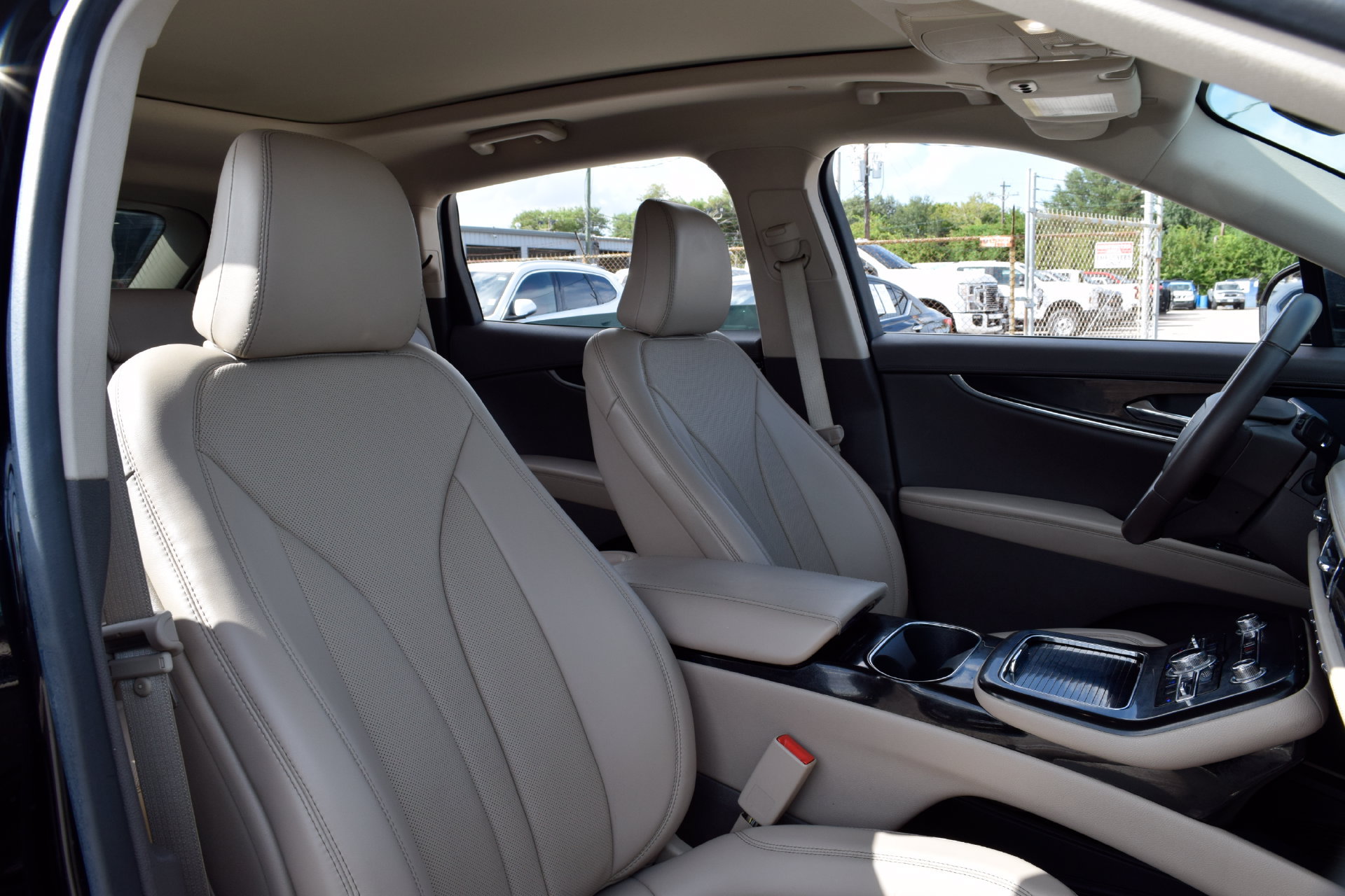 Used 2023 Lincoln Nautilus Reserve w/ Monochromatic Package AWD/4WD image 22