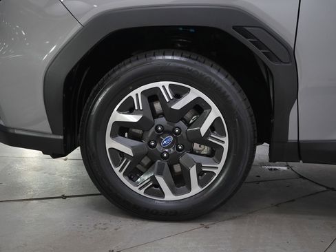 Used 2025 Subaru Forester Premium AWD/4WD image 28