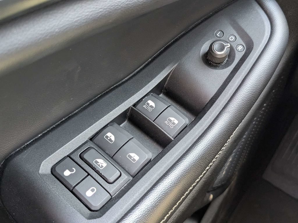 Used 2023 Jeep Grand Cherokee Laredo RWD image 23