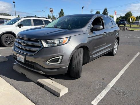 Used 2018 Ford Edge Titanium w/ Equipment Group 301A AWD/4WD image 3