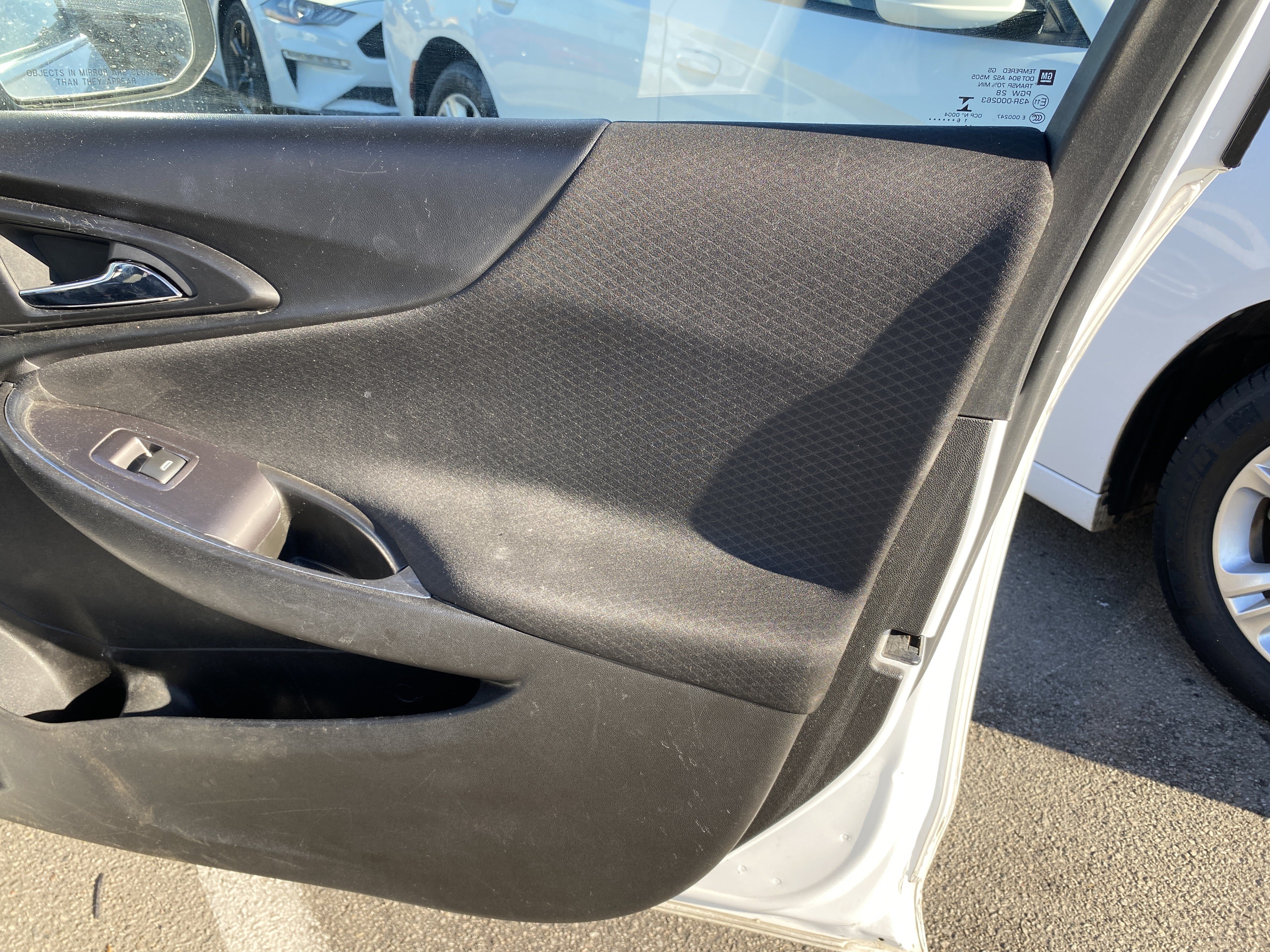 Used 2017 Chevrolet Malibu LT FWD image 22