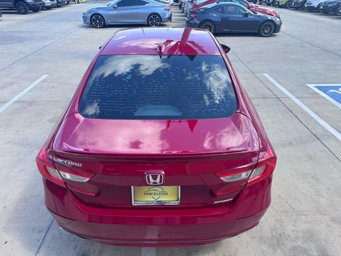 Used 2018 Honda Accord Sport image 6