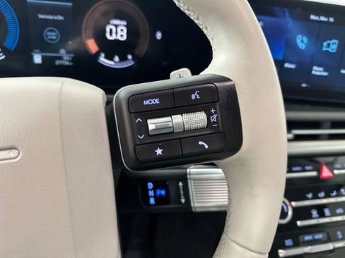 Used 2024 Hyundai Santa Fe SE image 16