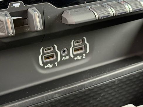 Used 2020 RAM 1500 Laramie AWD/4WD image 34