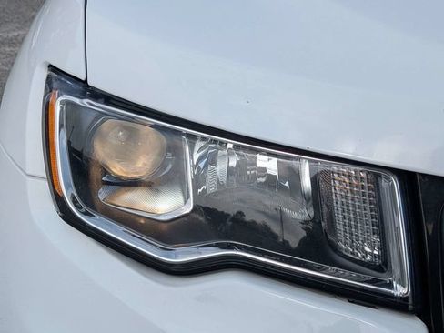 Used 2022 Jeep Grand Cherokee Limited RWD image 9