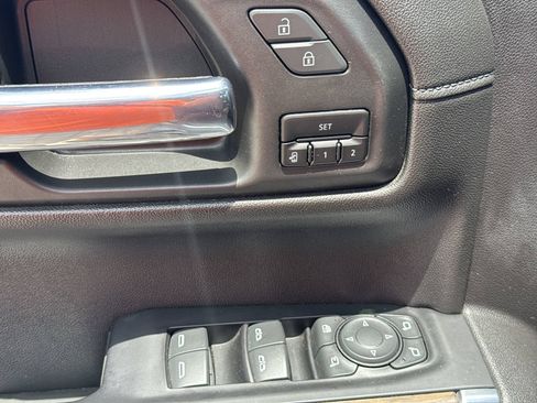 Used 2021 Chevrolet Silverado 1500 High Country AWD/4WD image 15