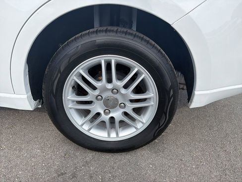 Used 2008 Ford Focus SE FWD image 12