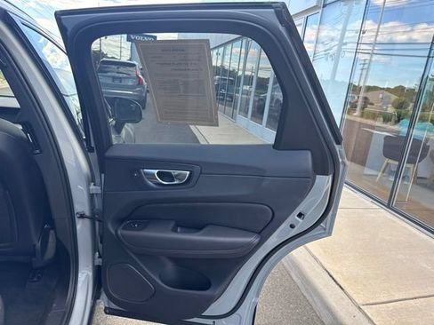 Certified 2025 Volvo XC60 B5 Plus AWD/4WD image 12