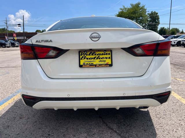 Used 2025 Nissan Altima 2.5 SV FWD image 4