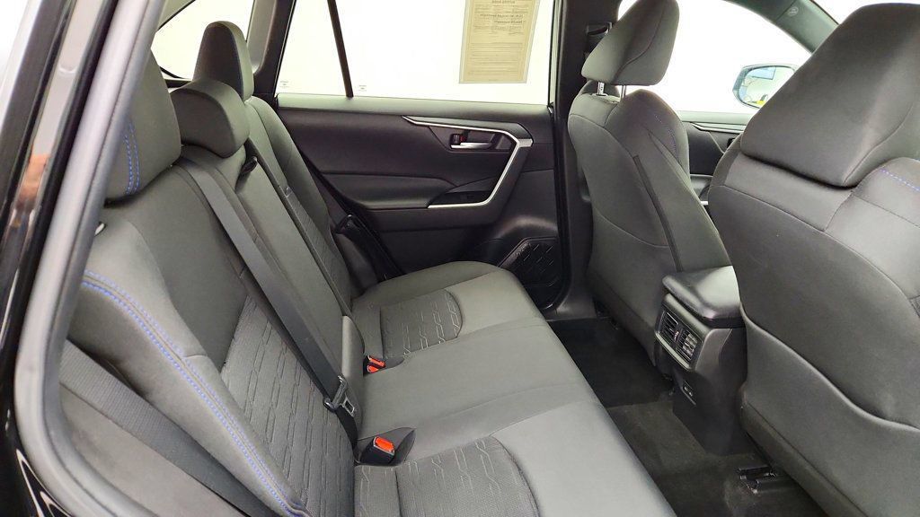 Used 2023 Toyota RAV4 SE w/ Convenience Package AWD/4WD image 23