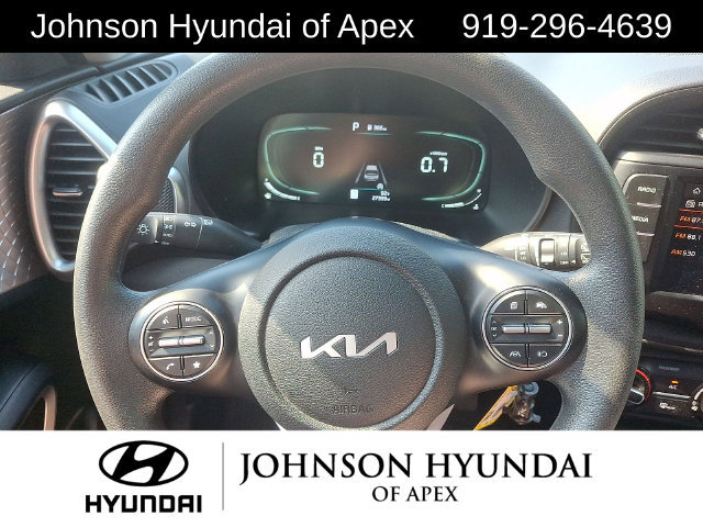 Used 2023 Kia Soul LX w/ LX Technology Package FWD image 18