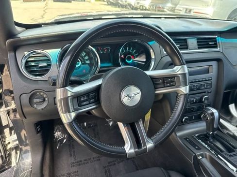 Used 2013 Ford Mustang GT RWD image 9