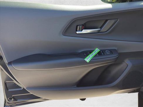 Used 2026 Toyota Prius XLE FWD image 9