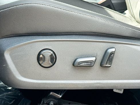 Used 2023 Volkswagen Jetta SE FWD image 23