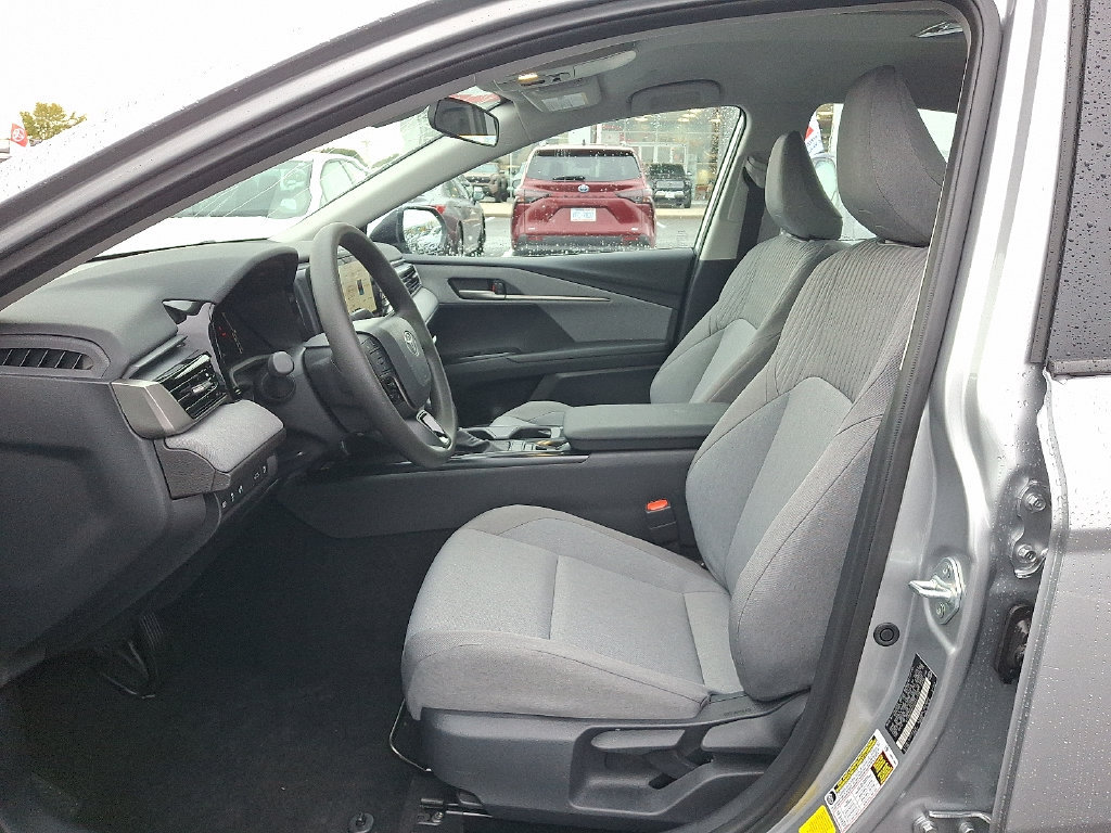 Used 2026 Toyota Camry LE FWD image 14