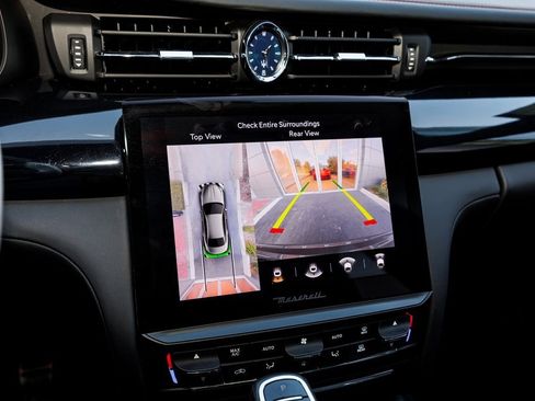 Used 2022 Maserati Quattroporte Modena image 21