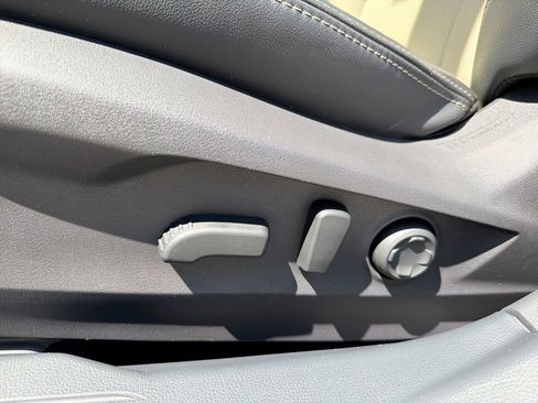 Certified 2025 Subaru Outback Limited image 13